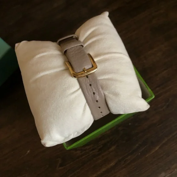 KATE SPADE Gold and Cream Watch with Tan Strap 💙 - Picture 4 of 9